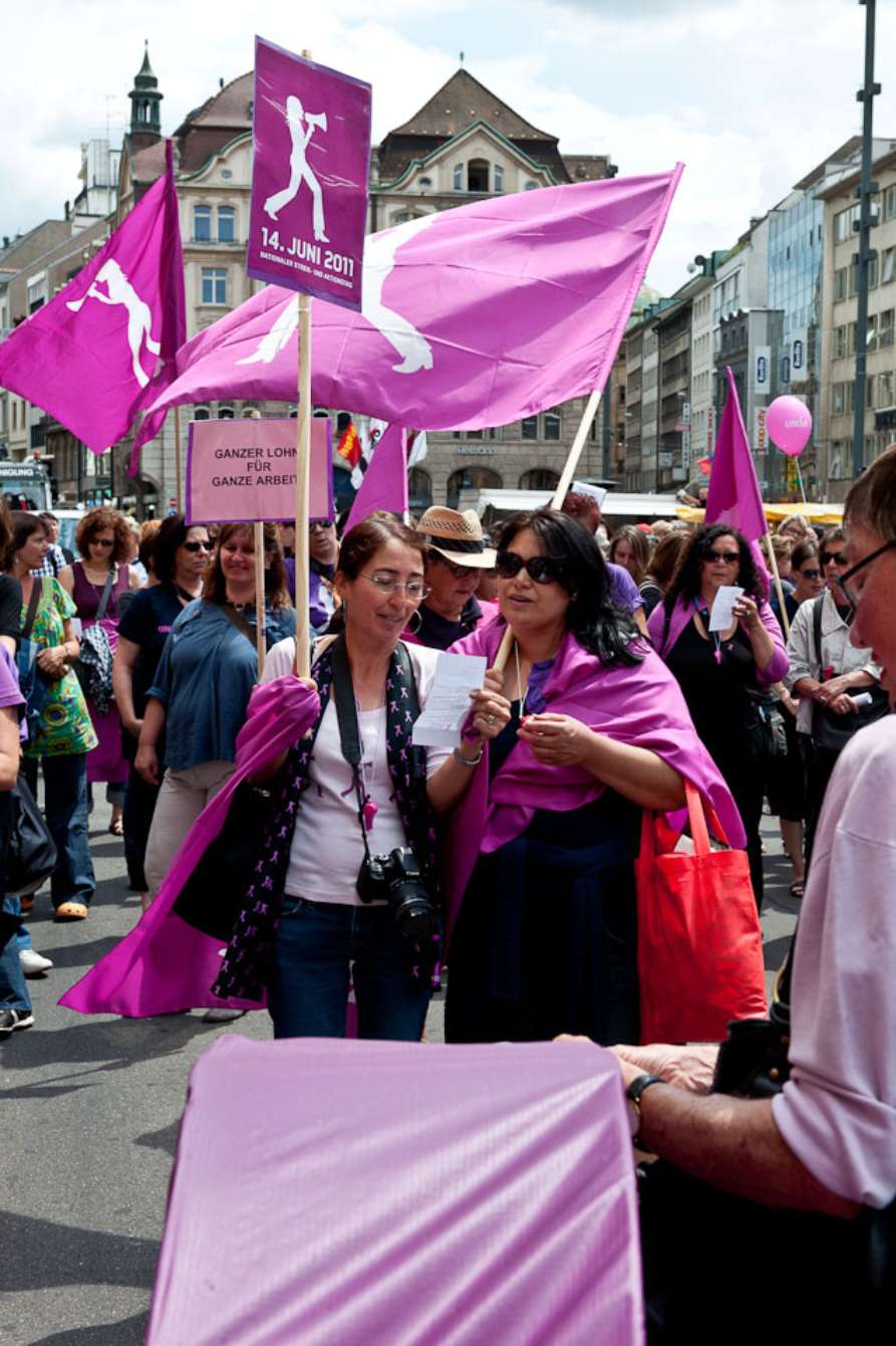 Frauenstreiktag Mit Demonstration Auf Theaterplatz 14 06 2011