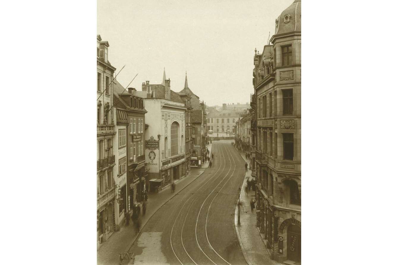 Die neue Falknerstrasse im Jahr 1898. Blick von der Hauptpost in Richtung Barfüsserplatz. 