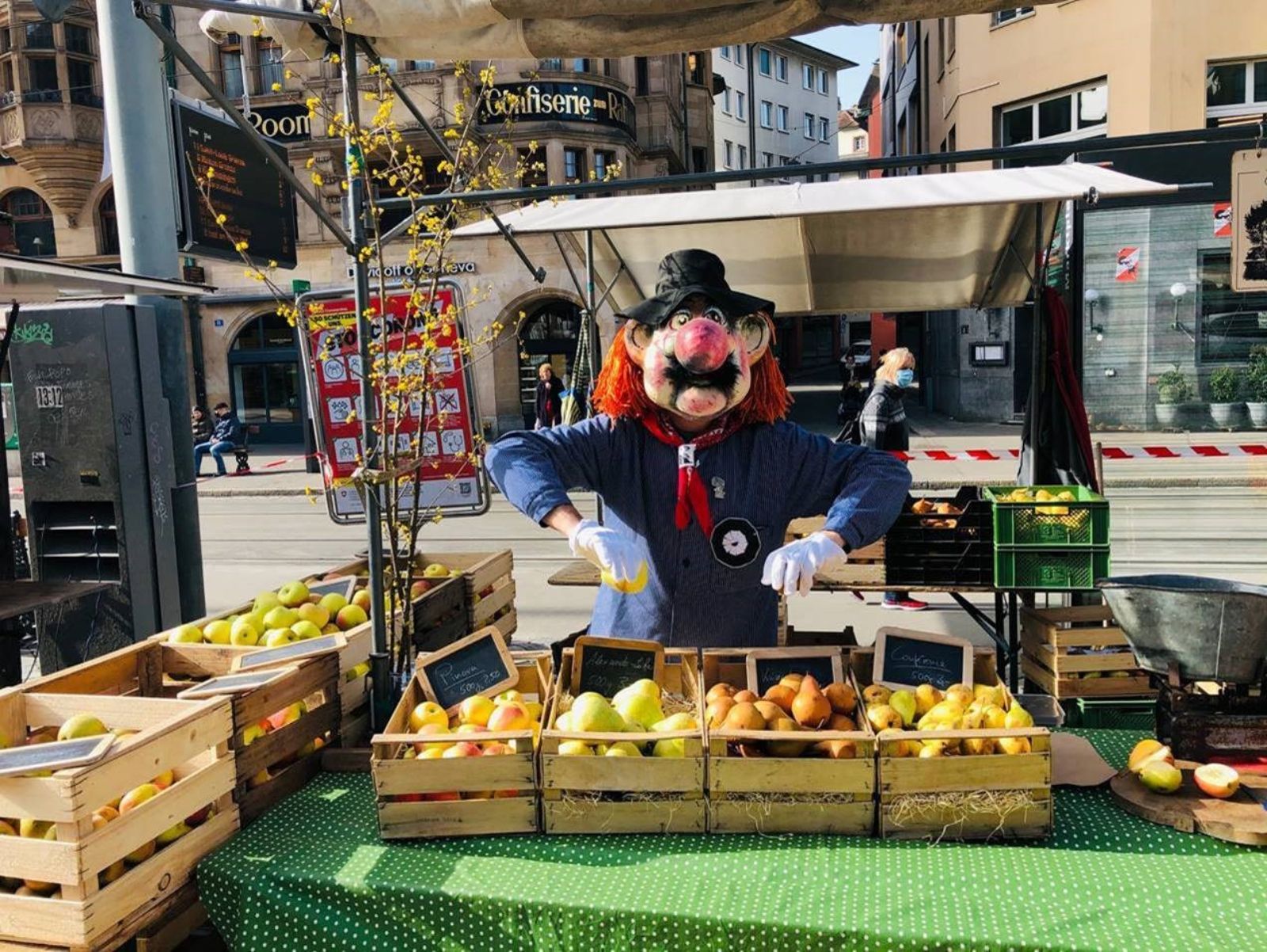 Stadtmarkt auf dem Marktplatz – {source?html}