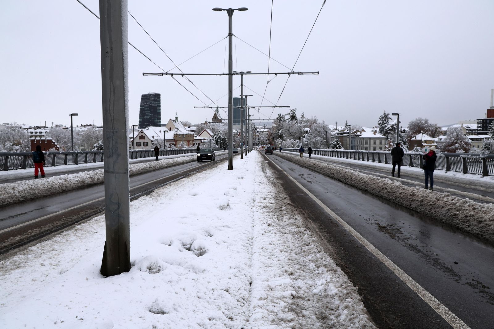 Wettsteinbrücke im Schnee – {source?html}