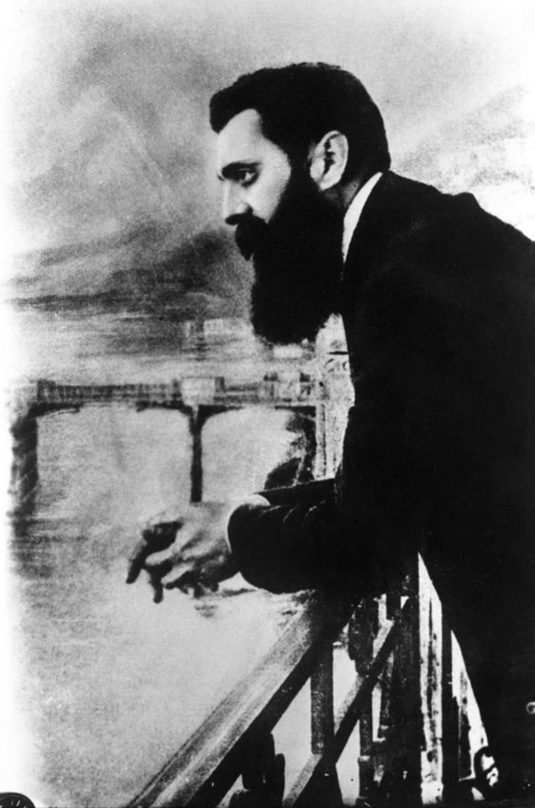 Theodor Herzl auf dem Balkon des Hotels ‹Trois Rois›, 1901 – {source?html}