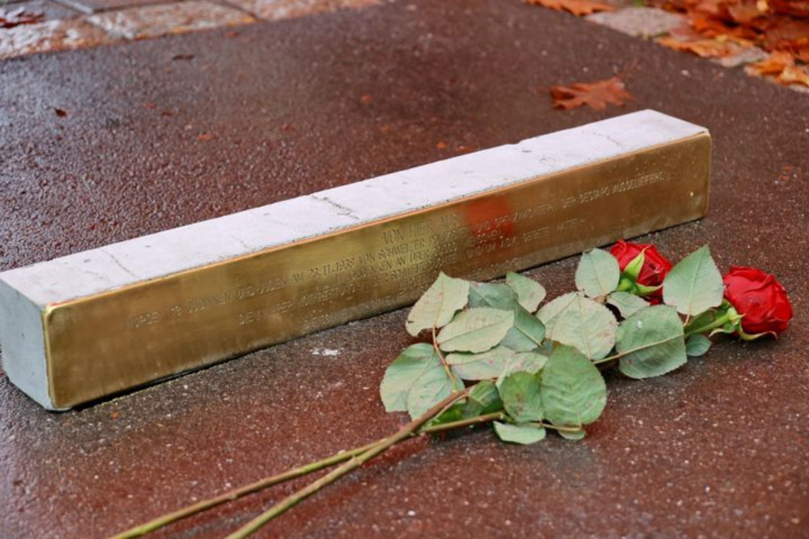 Stolperschwelle, Grenzübergang Riehen/Lörrach – {source?html}