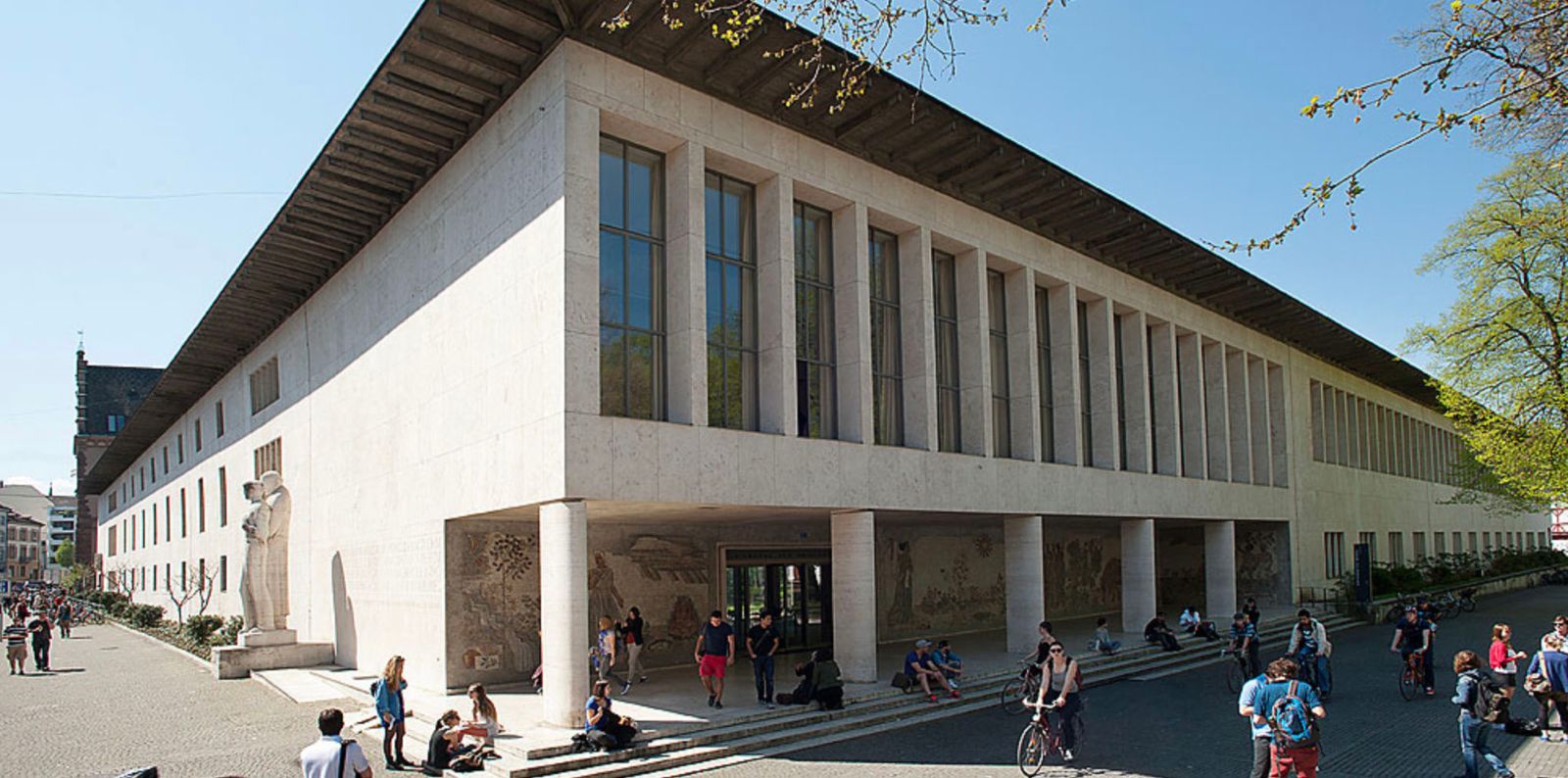 Kollegiengebäude der Universität Basel, Petersplatz – {source?html}