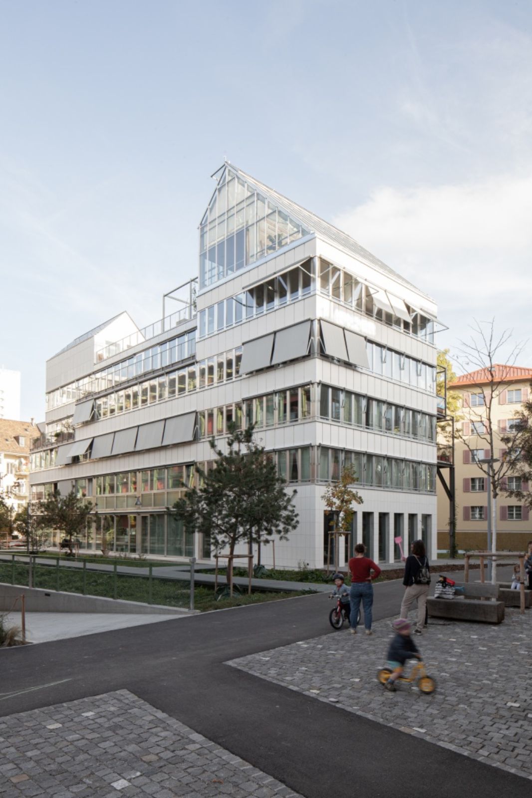 Atelierhaus ‹Lyse-Lotte› in Basel – {source?html}