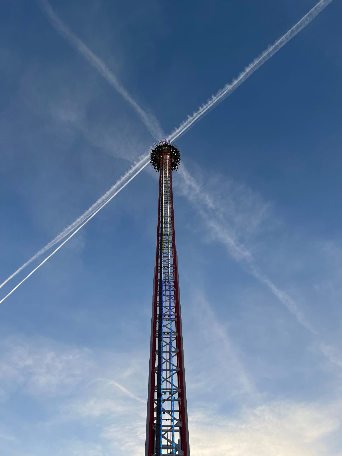 Freefall-Tower Kasernenareal Kleinbasel – {source?html}